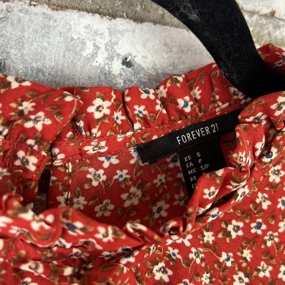 Forever 21 | Red Floral Blouse - Picture 5 of 8